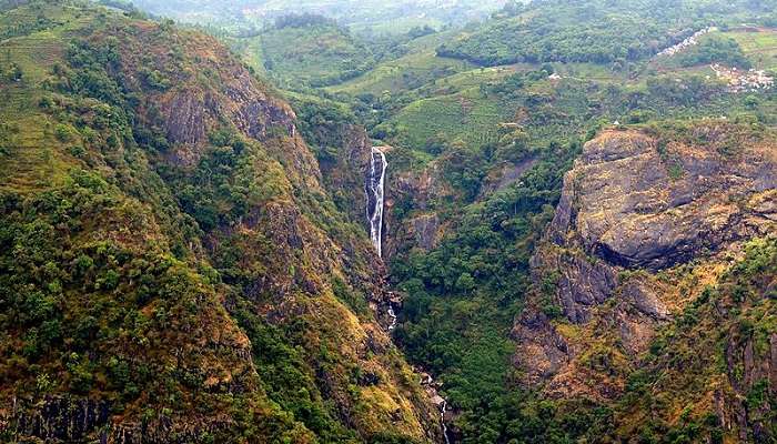Catherine Falls, among the places to visit in Coonoor