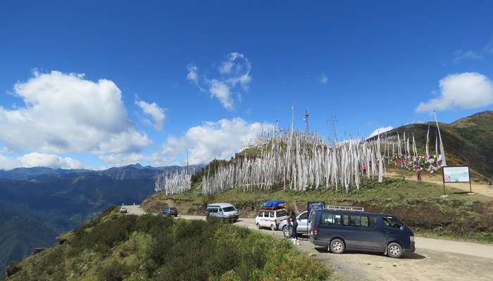 A gorgeous view of Chele La Pass