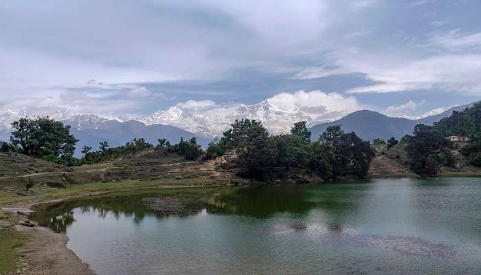 Deoria Tal trek