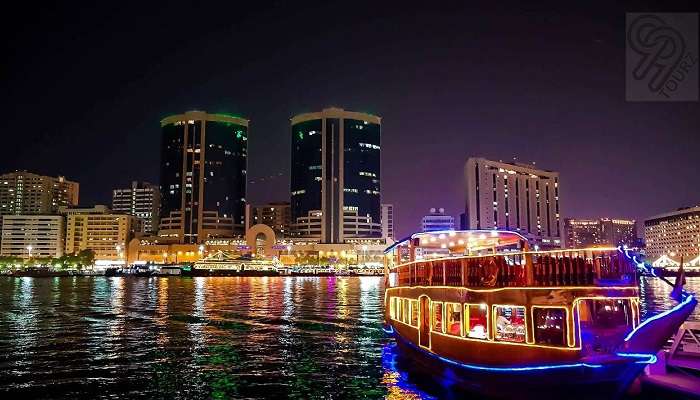 Dhow Cruise Through Dubai Creek