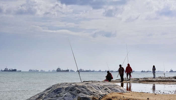 Fishing is one of the relaxing and free things to do in Singapore