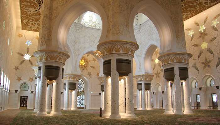 Grand Mosque, one of the tourist places in Dubai