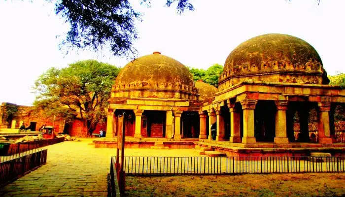 Hauz Khas Fort is one of the best tourist places among forts in delhi