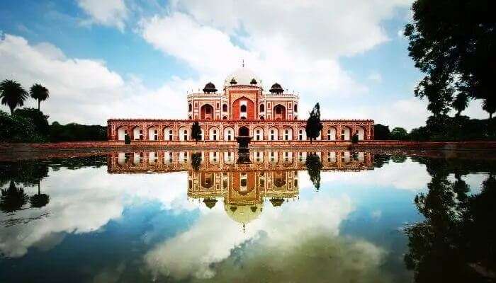 Picturesque View of Humayun’s Tomb, one of the most popular tourist places in Delhi