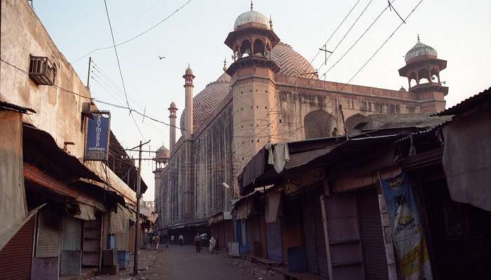 Jama Masjid is one of the best places to visit in Mathura for all the history buffs.