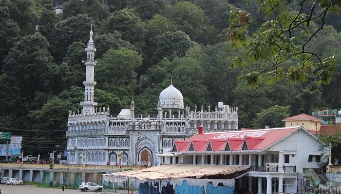 A blissful view of Jama Masjid- best places to visit in Nainital