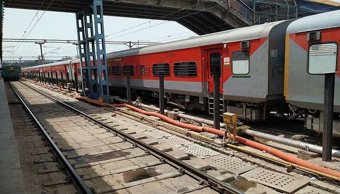 train is the easiest way to reach Murudeshwar 