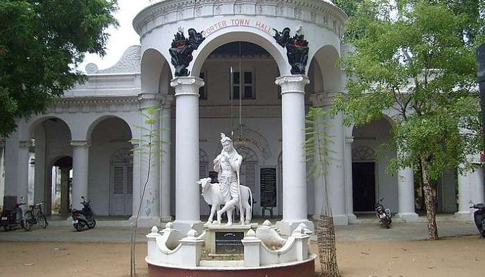  Kumbakonam Town Hall, among the holy Places To Visit In Kumbakonam