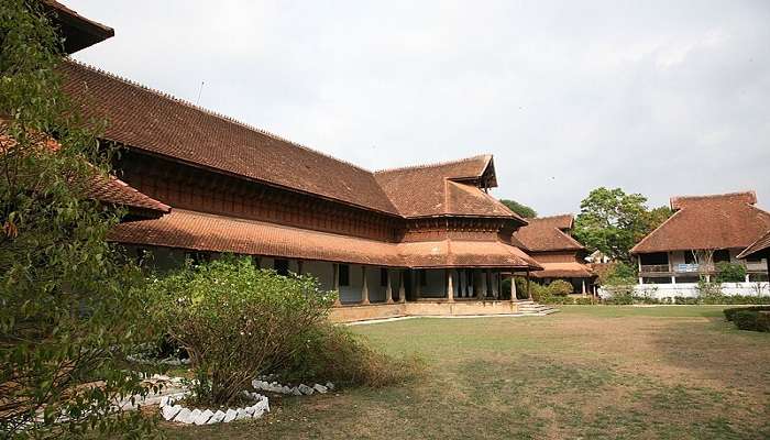 visit Kuthira Malika Palace in Trivandrum 