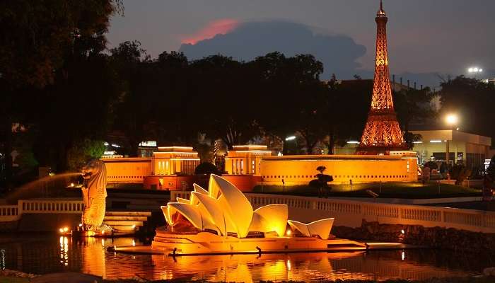 Mini Siam displaying famous monuments from all around the world.