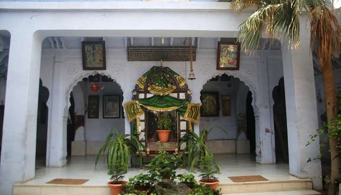 The Mirabai Temple is the very compound in which Mirabai once stayed is one of the other best places to visit in Mathura.