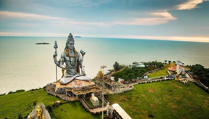  Murudeshwar Temple is one of the best places to visit in Murudeshwar