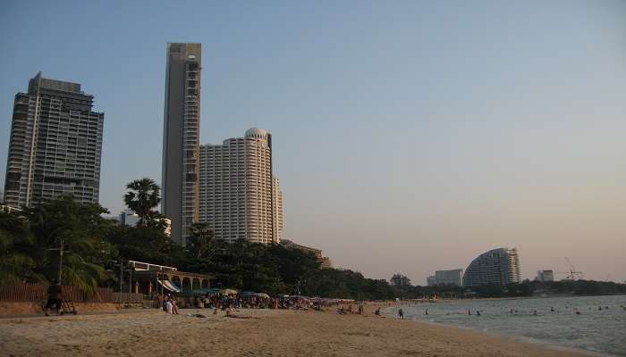 The Naklua Beach, a relatively less crowded picnic spot in Pattaya. 