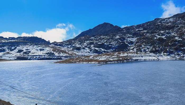 Frozen lake in Sera Pass