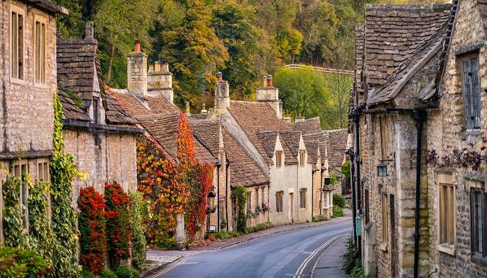Take a look at one of the best places to visit in United Kingdom, the Cotswolds