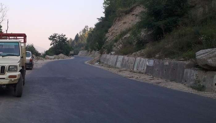 View of State Highway 10 is also known as Theog-Hatkoti road.