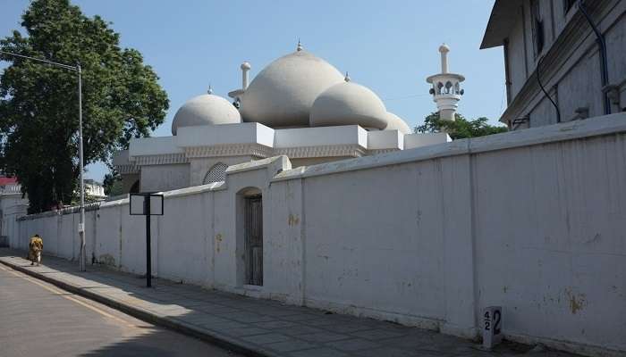 Thousand Lights Mosque, one of the places to visit in Chennai