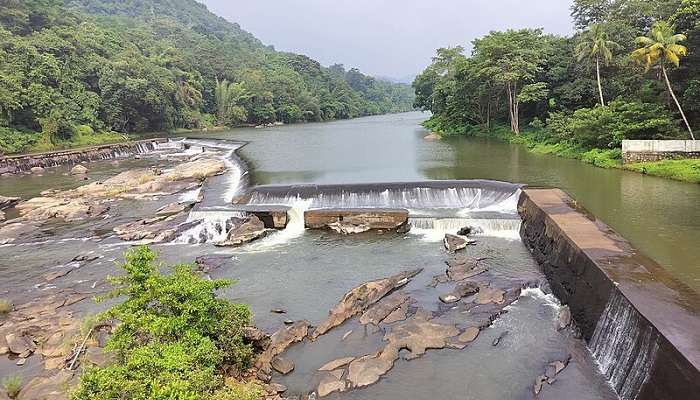 Thumboormuzhi Dam, places to visit near Athirapally Waterfalls