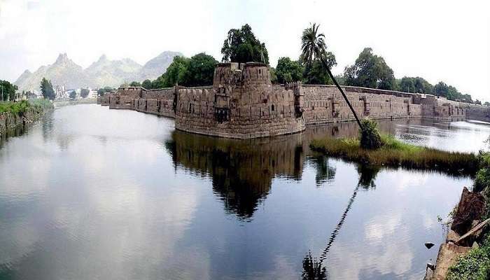 Vellore Fort, best tourist places in Tamil Nadu