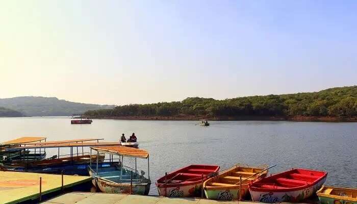 picturesque view of Venna Lake