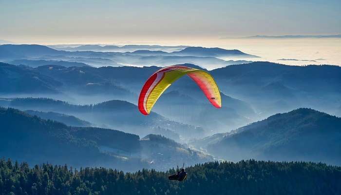 paragliding in uttarakhand