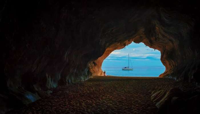 things to do in Mauritius- cave sea walking