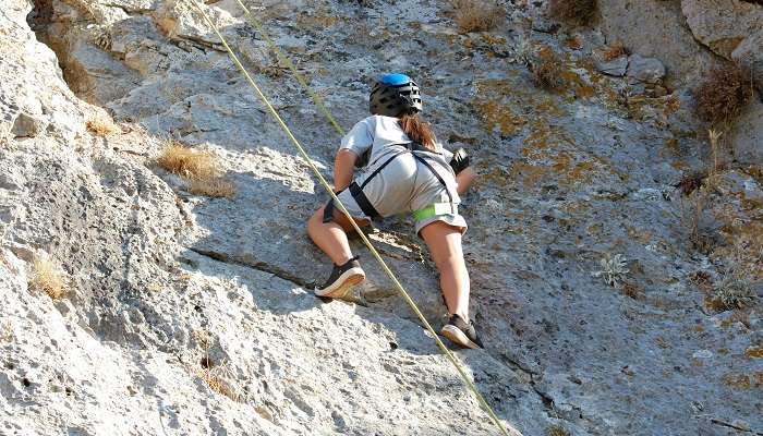 Rock climbing in Deoban, things to do in Chakrata