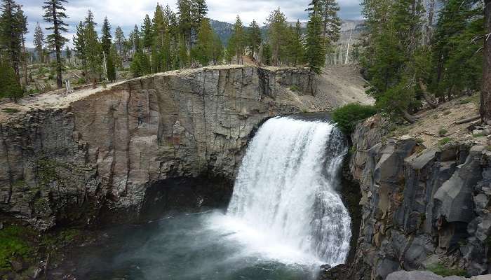 Visiting Law’s Falls is one of the best things to do in Coonoor