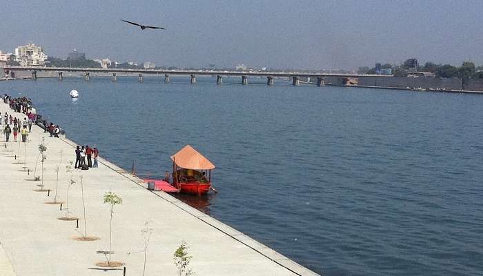 Water sports in Sabarmati river, things to do in Ahmedabad