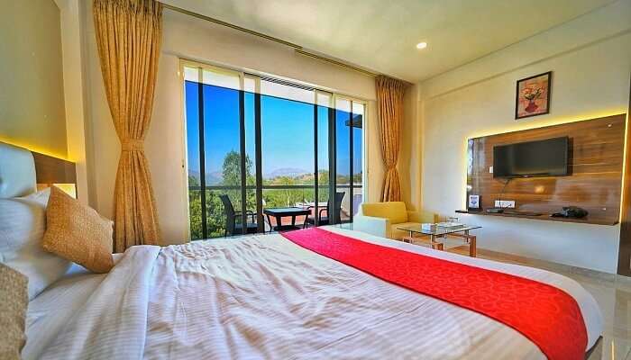 Luxurious Deluxe Room at Four Seasons Resort