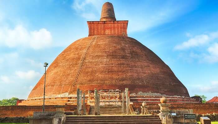Jetavanarama stupa: one of the most significant Buddhist temples in Sri Lanka