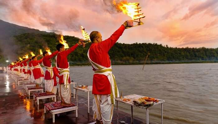The spectacular view of Ganga Aarti in Rishikesh makes it one of the best places to visit near Delhi within 300 km