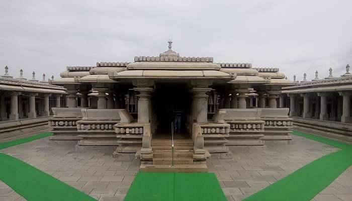 Venugopalaswamy temple is a grand structure, one of the best places to visit in Kurnool.