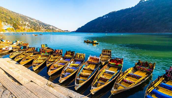 Indulge in a soul-soothing boating experience at Naini Lake