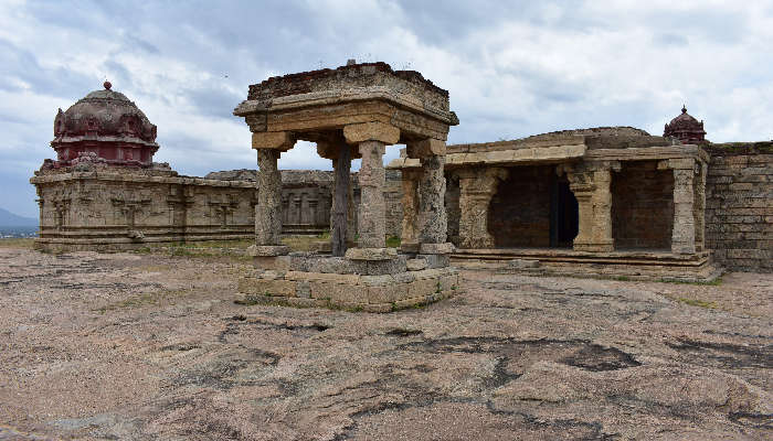 The ancient Dindigul Fort is one of the top tourist places in Dindigul, offering breathtaking views of the city