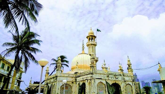Haji Ali Dargah: one of the best places to visit in mumbai with family for 2 days