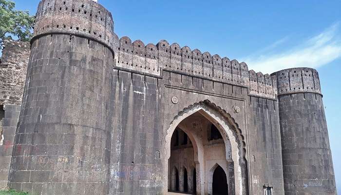 A historical marvel located in the vicinity of Indore city.