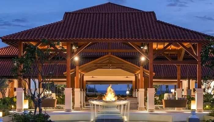 Entrance at the Shangri La resort