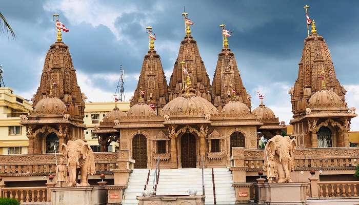 Swaminarayan Temple situated on Tithal beach is best for spiritual stay
