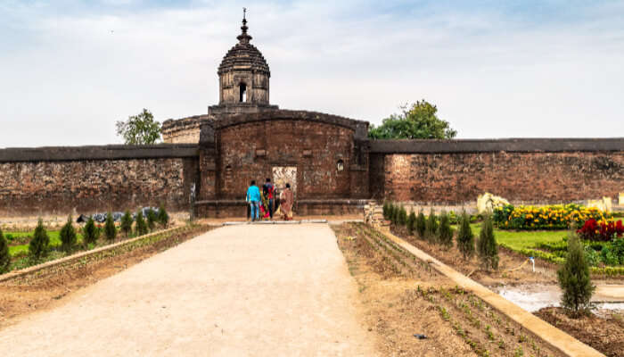 Visit the historical sites of Bishnupur Museum