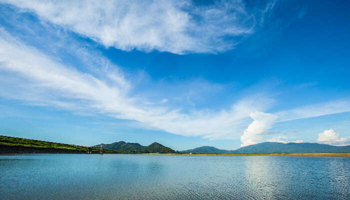 Libérez le lac Dialab, l'un des magnifiques endroits à visiter à Banswara, au Rajasthan.