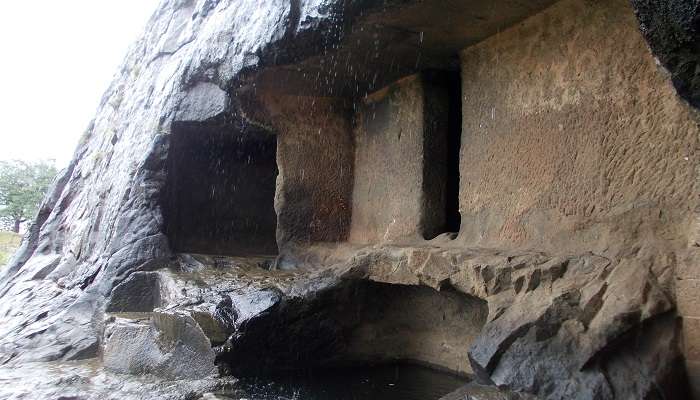 Ghoradeshwar Temple on Mumbai-Pune Highway is among the places that one can visit for a religious sojourn.