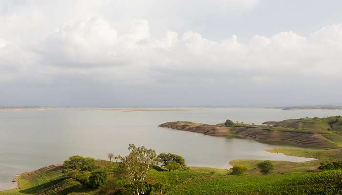 Jetez un œil à une vue naturelle sur l'un des magnifiques endroits à visiter à Banswara, Kagdi Pick Up Weir.