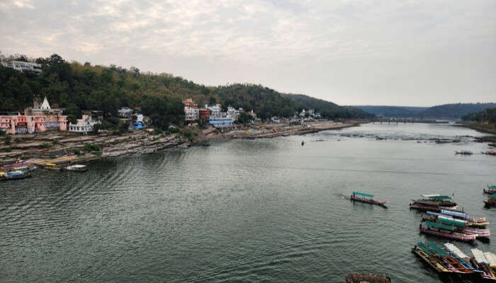 This ghat is one of the best tourist places in Khandwa