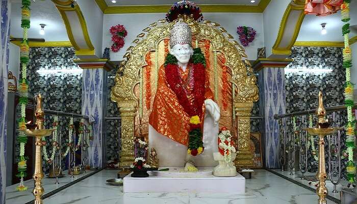 An idol of Sai Baba that can be found in Sai Temple, one of the spiritual places to visit in Moradabad
