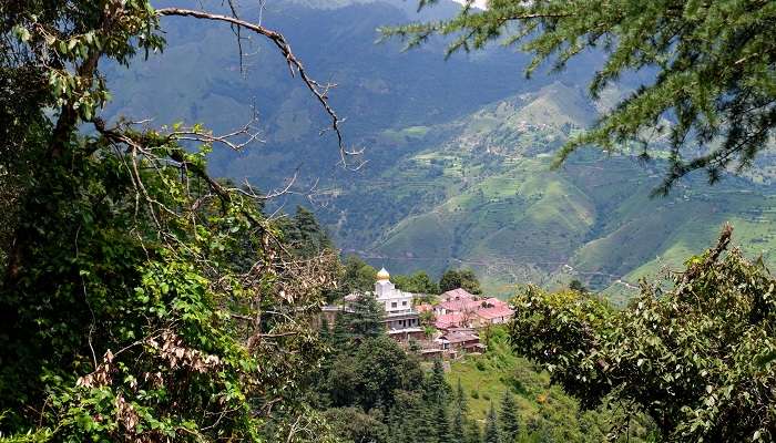 Chakrata est bellle stations de montagne et c;est l'un des meilleur lieux à visiter en Uttarakhand
