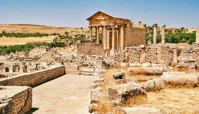 A city in Tunisia known for its ancient Roman archaeological site.