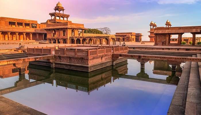Explorez Fatehpur Sikri, c'est l'un des meilleur lieux à visiter près de Delhi