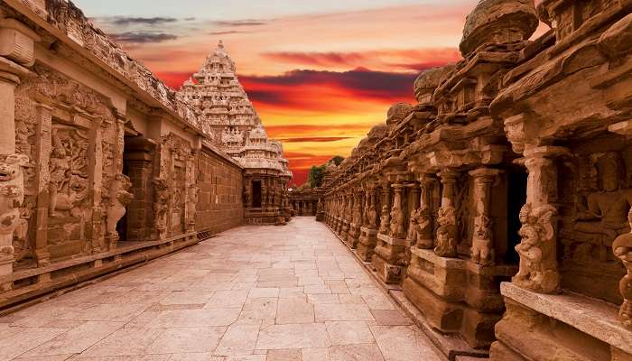Indulge in the ‘Golden City of Temples’ in Kanchipuram and add the famous spiritual attractions in a solo trip from Chennai.