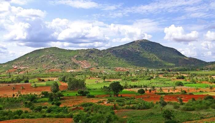 Laissez-vous fasciner par le charme de Nandi Hills, l'un des meilleurs endroits à visiter à Bangalore